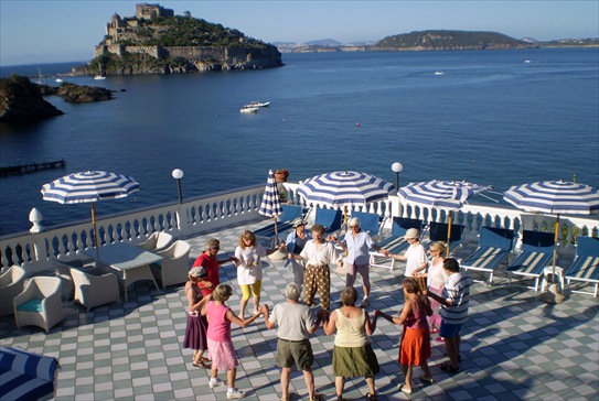 Ischia Terrasse Tanzkreis Unterricht mit castello Ischia Terrasse Tanzkreis Unterricht mit castello